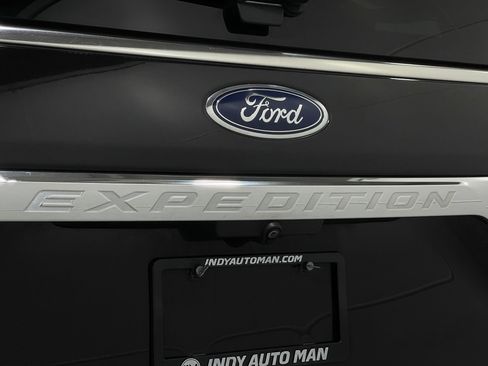 Used 2019 Ford Expedition Limited w/ Equipment Group 302A AWD/4WD image 41
