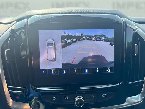 Used 2021 Chevrolet Traverse High Country FWD image 13