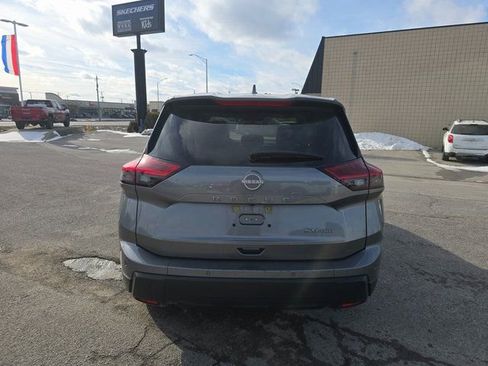 Used 2024 Nissan Rogue SV image 6