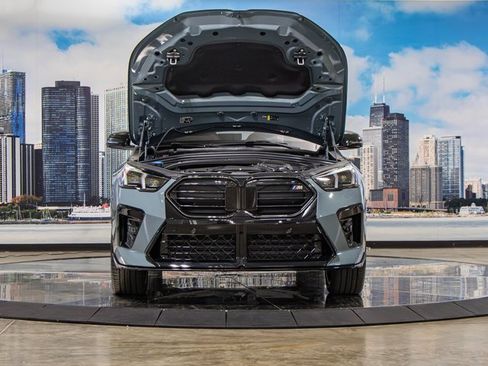 Used 2025 BMW X2 M35i w/ Premium Package image 4