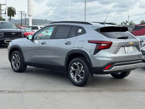 New 2026 Chevrolet Trax LT image 3