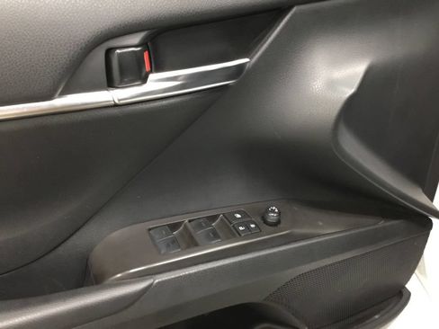 Used 2024 Toyota Camry SE FWD image 6