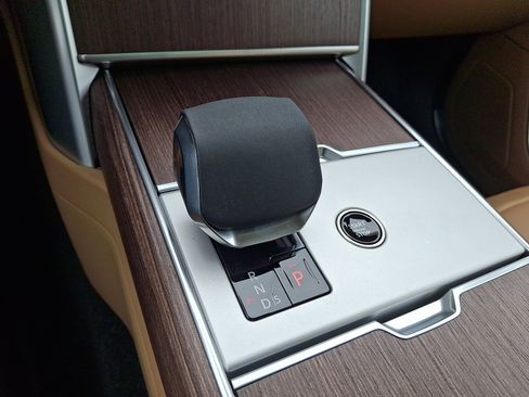 New 2026 Land Rover Range Rover SE image 11