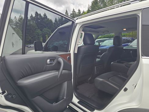 Used 2020 Nissan Armada SL w/ Premium Package AWD/4WD image 18