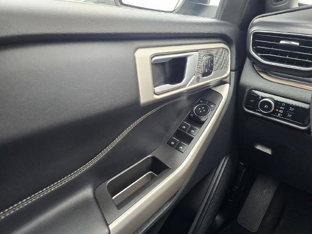 Certified 2024 Ford Explorer Limited AWD/4WD image 32