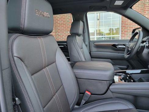 New 2025 Chevrolet Tahoe High Country image 18