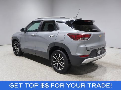 Used 2025 Chevrolet TrailBlazer LT AWD/4WD image 4
