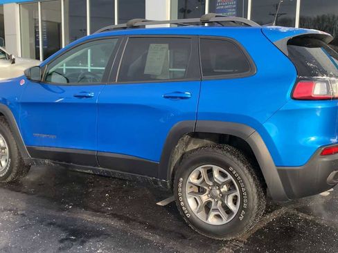 Used 2019 Jeep Cherokee Trailhawk w/ Cold Weather Group image 6