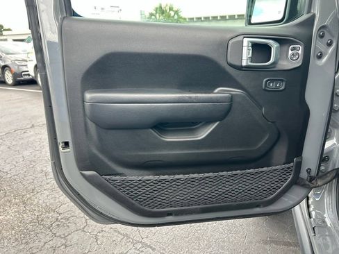 Used 2023 Jeep Wrangler Sport AWD/4WD image 29