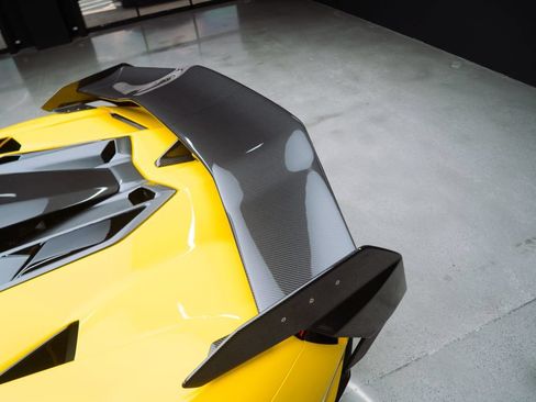 Used 2024 Lamborghini Revuelto AWD/4WD image 26