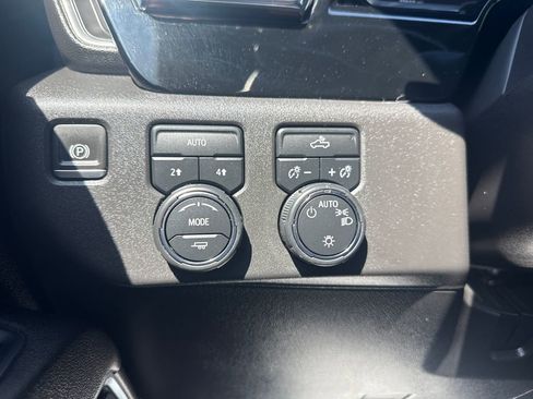 Used 2024 Chevrolet Silverado 1500 LT AWD/4WD image 27