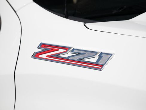 Used 2021 Chevrolet Silverado 1500 LT image 12