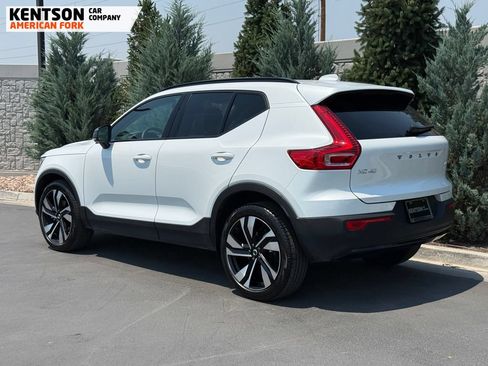 Used 2025 Volvo XC40 B5 Plus AWD/4WD image 5
