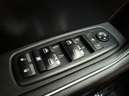 Used 2019 Maserati Levante AWD/4WD image 35