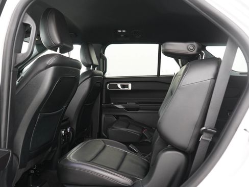 Used 2020 Ford Explorer XLT w/ Equipment Group 202A AWD/4WD image 16