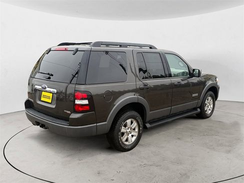 Used 2006 Ford Explorer XLT image 5