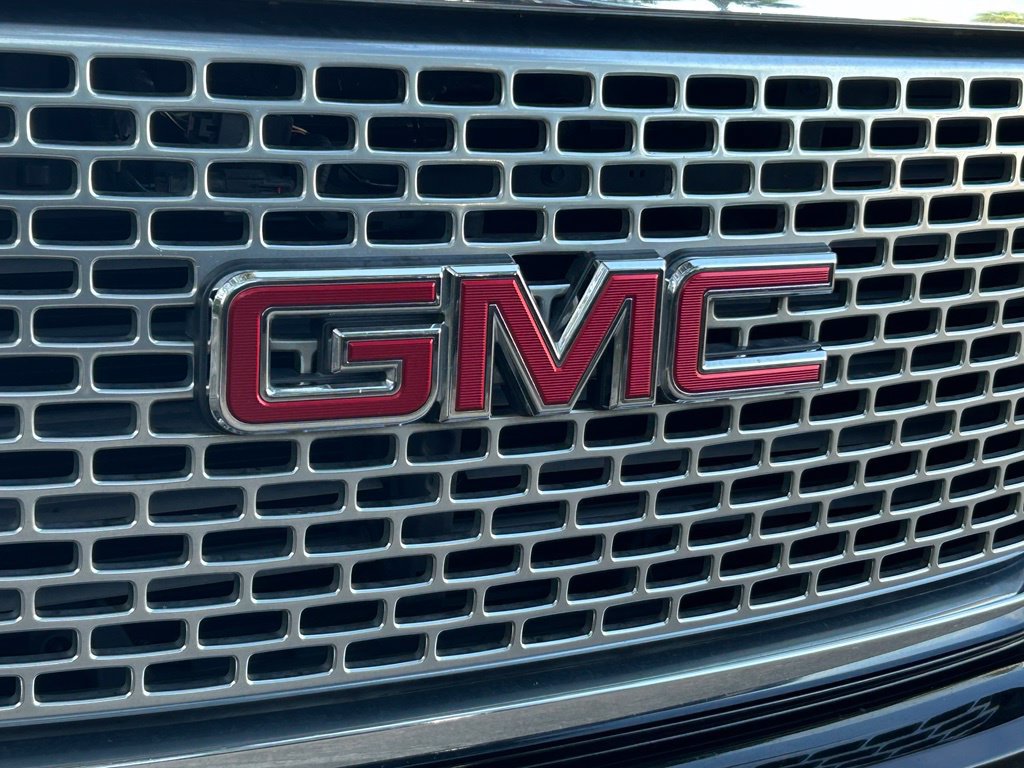 Used 2017 GMC Yukon Denali RWD image 17