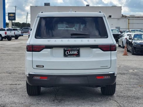 Used 2022 Jeep Wagoneer Series III w/ Premium Group I RWD image 6
