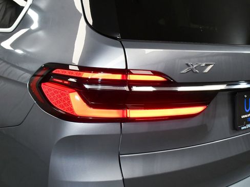 Used 2024 BMW X7 xDrive40i image 92