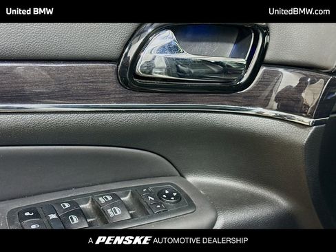 Used 2021 Jeep Grand Cherokee Overland image 3