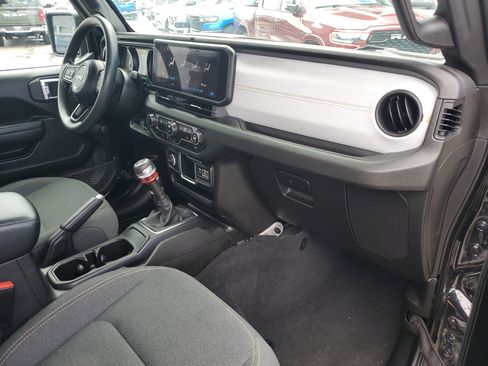 Used 2024 Jeep Wrangler Sport AWD/4WD image 7