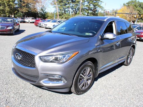 Used 2019 INFINITI QX60 Luxe w/ Essential Package image 2