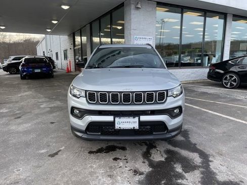 New 2026 Jeep Compass Latitude image 2