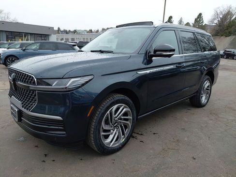 New 2026 Lincoln Navigator Reserve image 3