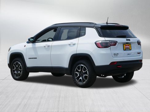 Used 2025 Jeep Compass Trailhawk AWD/4WD image 5