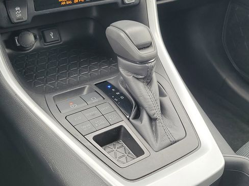 Used 2022 Toyota RAV4 LE image 30