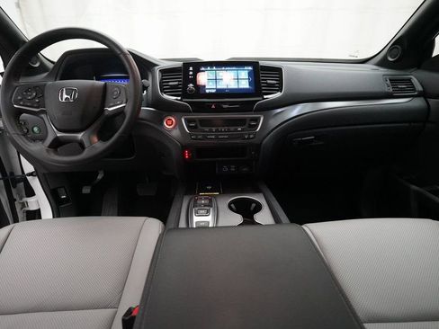 Certified 2025 Honda Passport EX-L image 5