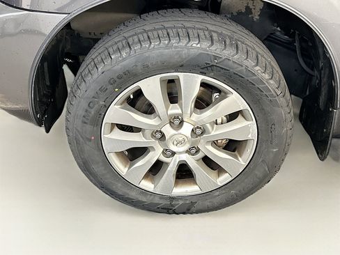 Used 2011 Toyota Sequoia Limited AWD/4WD image 37