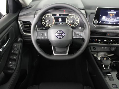 New 2026 Nissan Rogue SV FWD image 12