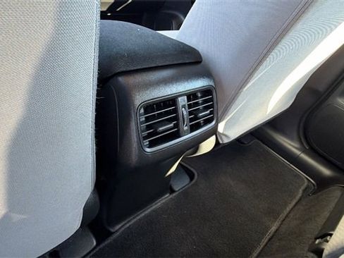 Used 2015 Honda CR-V LX image 17