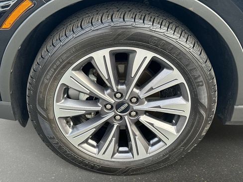 Used 2022 Lincoln Corsair Reserve w/ Equipment Group 201A image 10