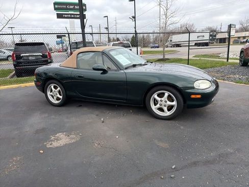 Used 1999 MAZDA MX-5 Miata RWD image 3