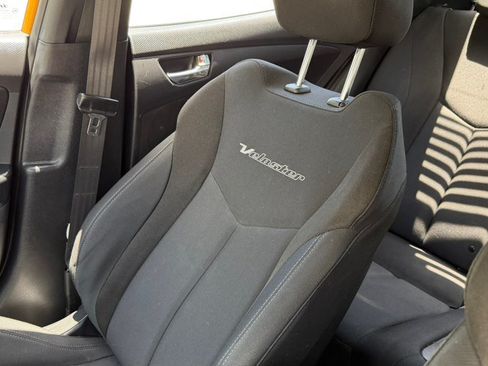 Used 2015 Hyundai Veloster FWD image 19