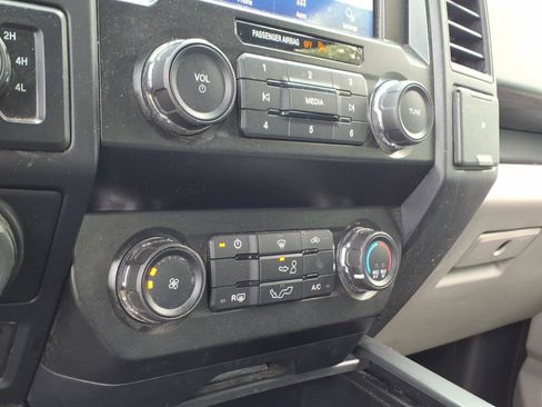 Used 2020 Ford F150 XL w/ Equipment Group 101A Mid AWD/4WD image 14