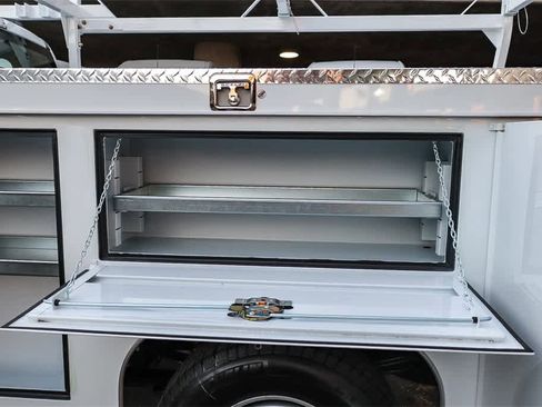 New 2026 Ford F250 XL w/ XL Chrome Package image 28