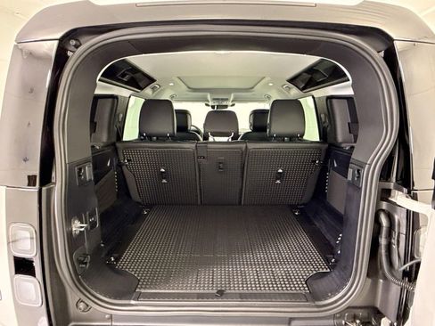 New 2026 Land Rover Defender 110 X-Dynamic SE AWD/4WD image 27