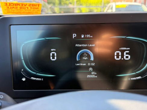 Used 2025 Kia Sportage LX FWD image 21