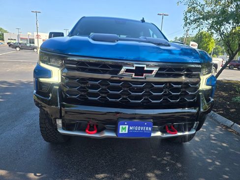 Used 2022 Chevrolet Silverado 1500 ZR2 w/ Technology Package AWD/4WD image 9