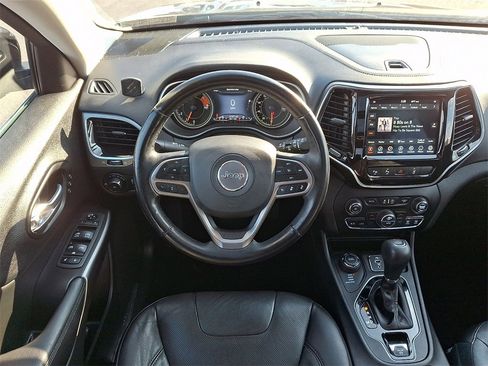 Used 2021 Jeep Cherokee Limited image 11