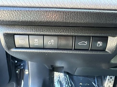 Used 2025 Toyota Camry SE FWD image 33