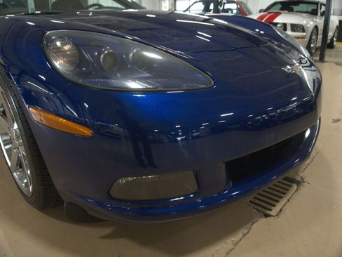 Used 2007 Chevrolet Corvette Coupe w/ Preferred Equipment Group RWD image 8