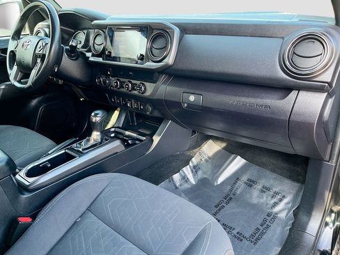 Used 2019 Toyota Tacoma TRD Off-Road w/ Technology Package image 26
