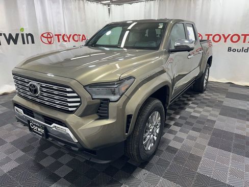 Used 2024 Toyota Tacoma Limited w/ Limited Package (LT) image 3