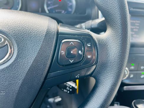 Used 2017 Toyota Camry LE image 22