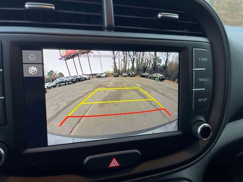 Used 2025 Kia Soul LX w/ LX Technology Package image 17