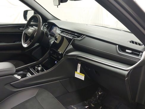 New 2025 Jeep Grand Cherokee 4WD image 29